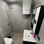 Greis טיראנה